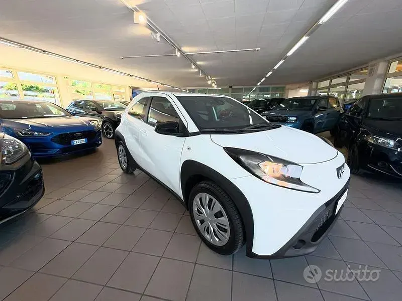 Usata Toyota Aygo X Active 72 CV (52 kW) 2025 Bianco SUV