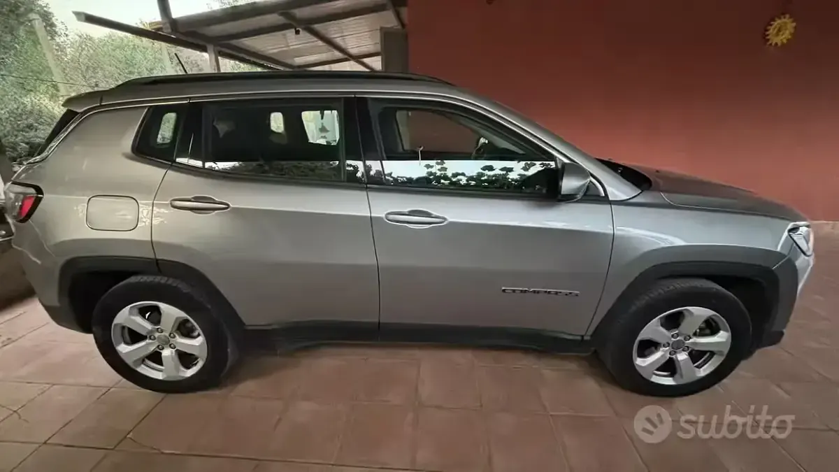 Usata Jeep Compass 120 CV (88 kW) 2019 Grigio SUV