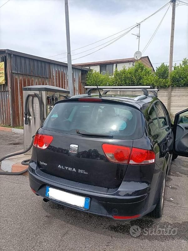 Usata Seat Altea XL Stylance 105 CV (77 kW) 2007 Nero Monovolume