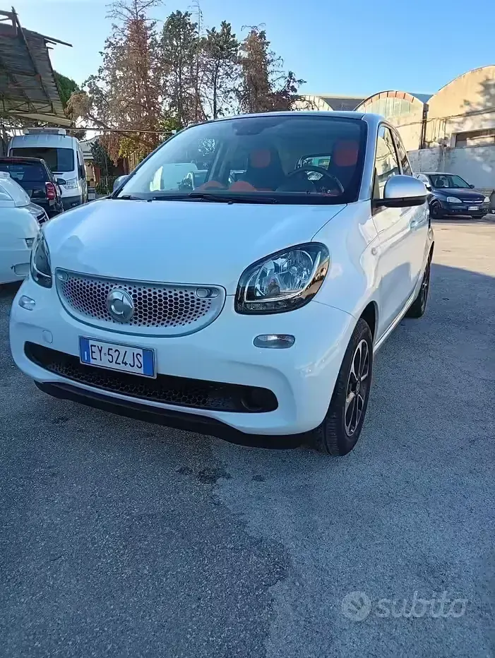 Usata Smart ForFour Prime 71 CV (52 kW) 2015 Bianco Utilitaria