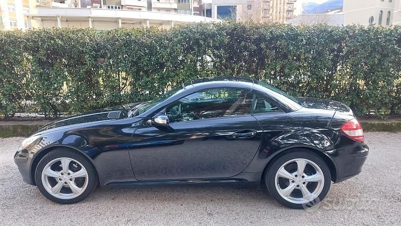 Usata Mercedes SLK200 163 CV (119 kW) 2004 Nero Cabrio