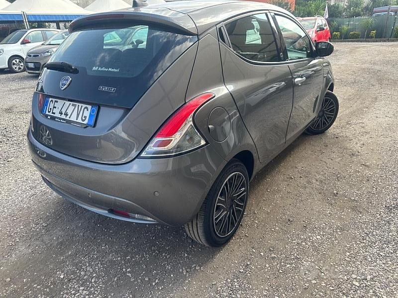Usata Lancia Ypsilon S 69 CV (50 kW) 2021 Grigio Utilitaria