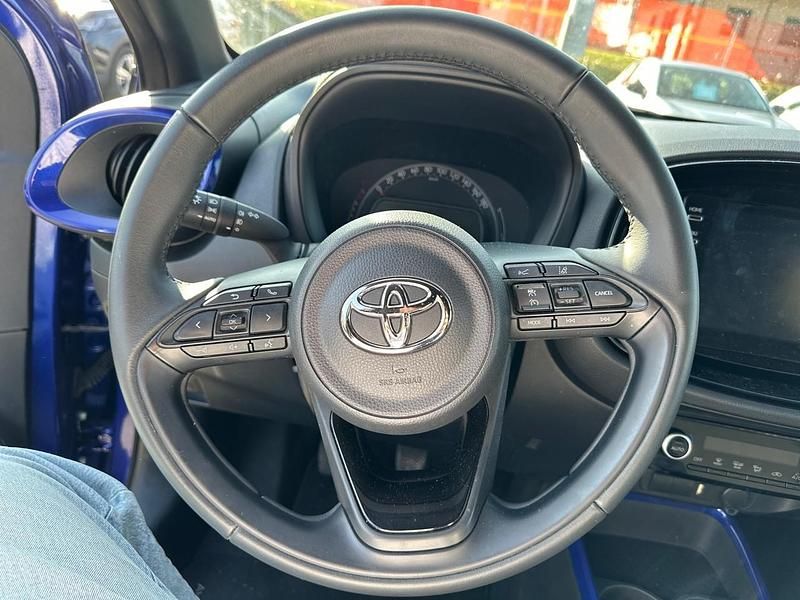 Usata Toyota Aygo Trend 72 CV (52 kW) 2023 Blu Utilitaria