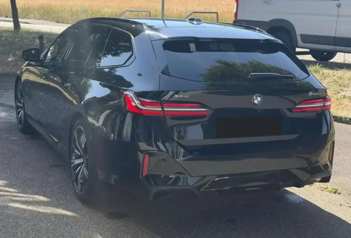 Usata BMW 540 M Sport 286 CV (210 kW) 2025 Nero Station wagon
