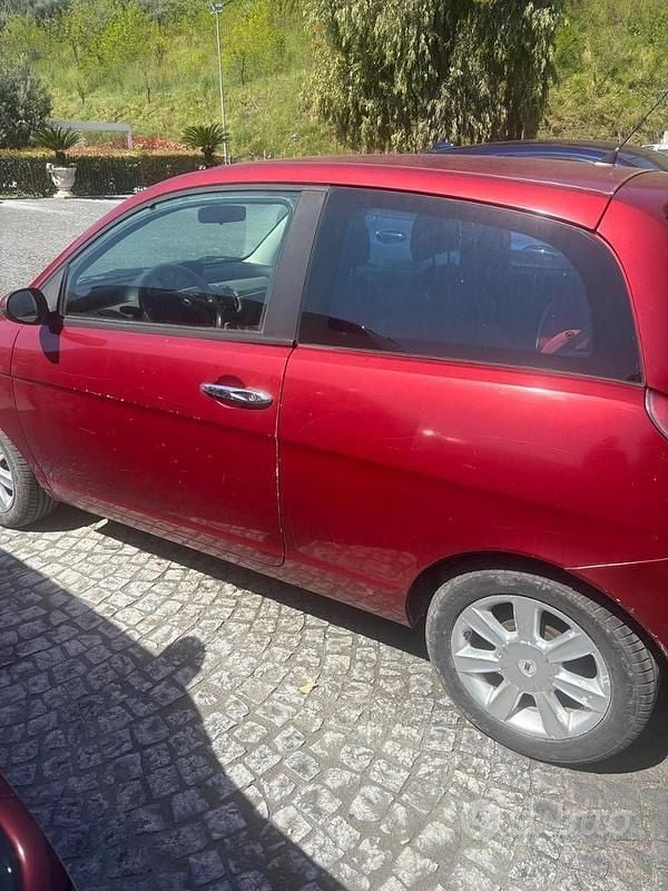 Usata Lancia Ypsilon 60 CV (44 kW) 2004 Rosso Utilitaria