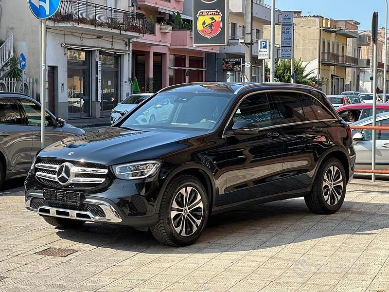 Usata Mercedes GLC200 163 CV (119 kW) 2022 Nero SUV