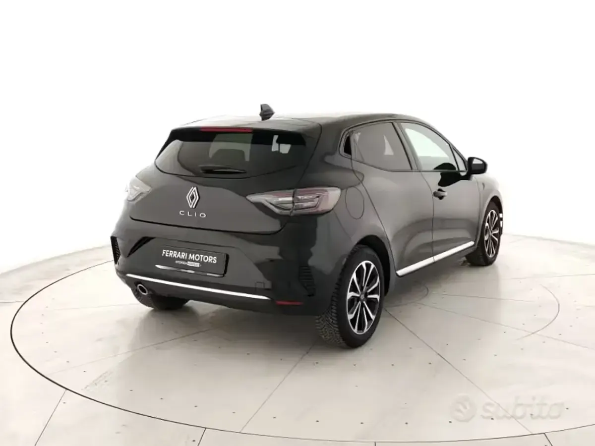 Usata Renault Clio V Techno 91 CV (66 kW) 2025 Nero matallizzato Berlina