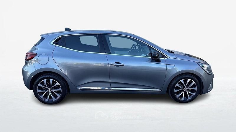 Usado Renault Clio V Techno 101 HP (74 kW) 2023 Cinzento Sedan