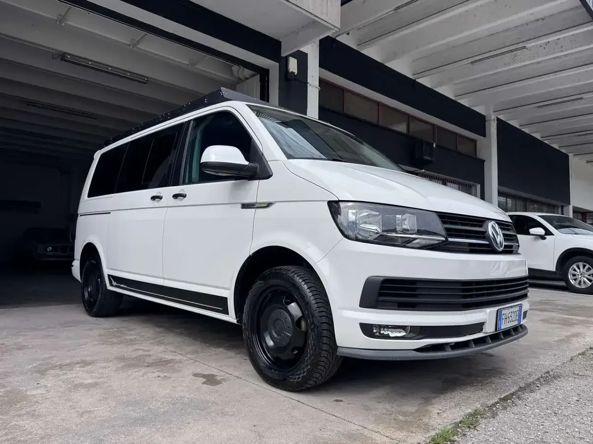 Usata VW Caravelle 102 CV (75 kW) 2017 Bianco Furgone