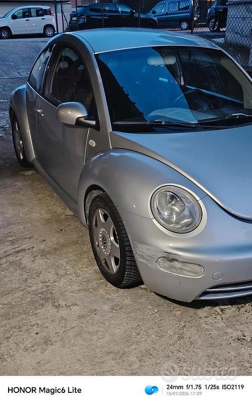 Usata VW Beetle 2002 Grigio Berlina