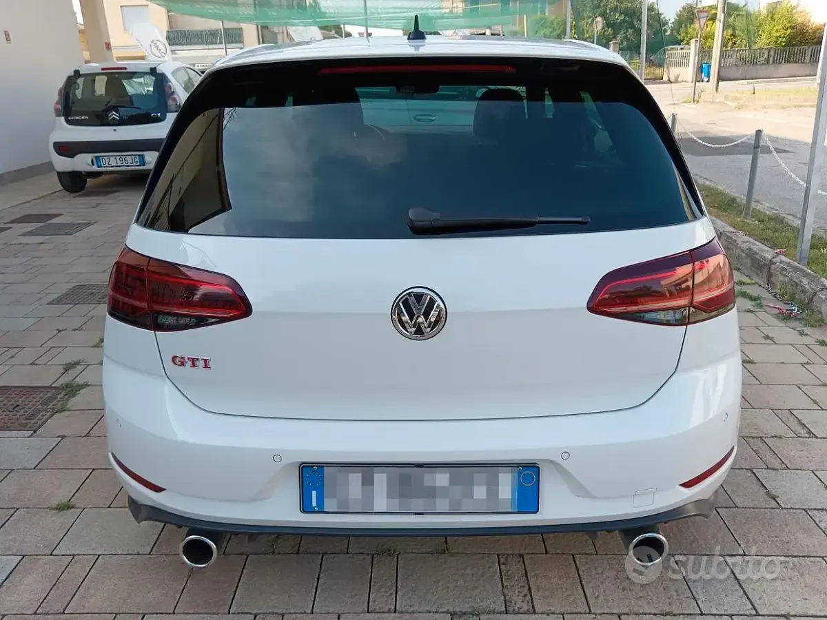 Usata VW Golf VII GTI 245 CV (180 kW) 2019 Bianco Berlina