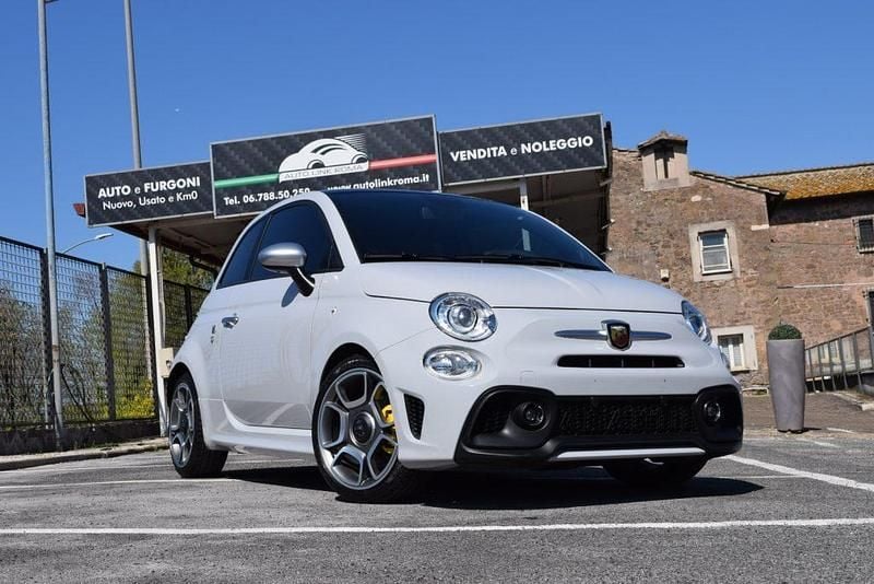 Usata Abarth 595 Turismo 165 CV (121 kW) 2021 Grigio campovolo / pastello Utilitaria