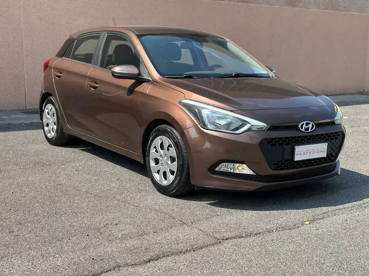 Usata Hyundai i20 73 CV (53 kW) 2016 Bronzo Utilitaria
