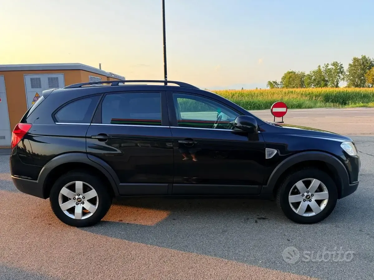 Usata Chevrolet Captiva 150 CV (110 kW) 2010 Nero SUV