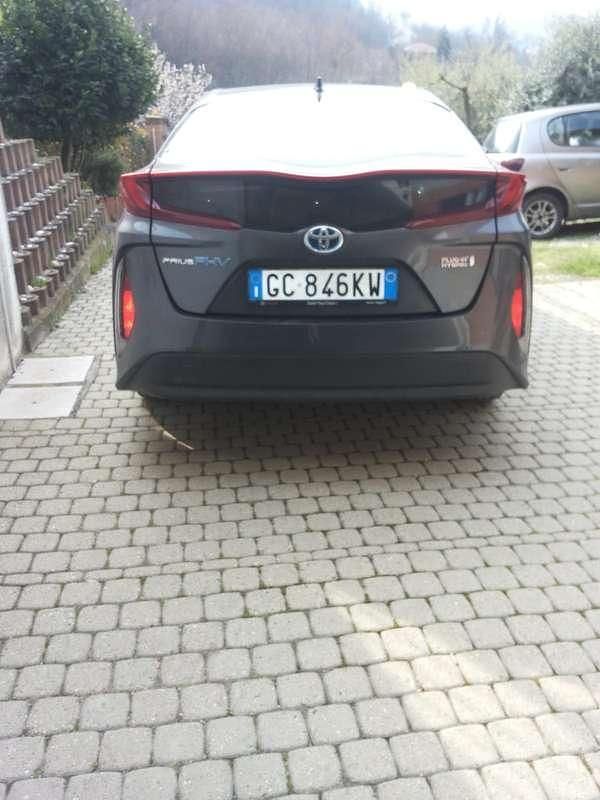 Usata Toyota Prius 98 CV (72 kW) 2020 Marrone Berlina
