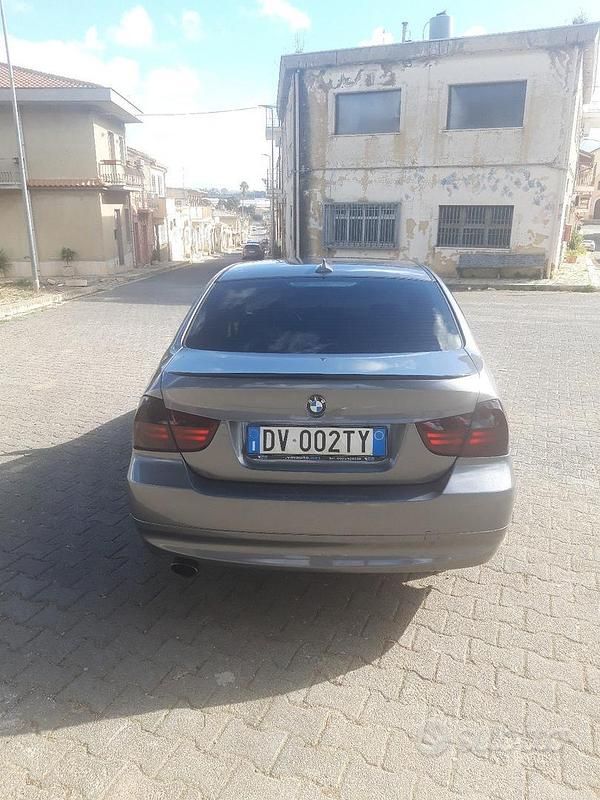 Usata BMW 320 177 CV (130 kW) 2009 Grigio Berlina
