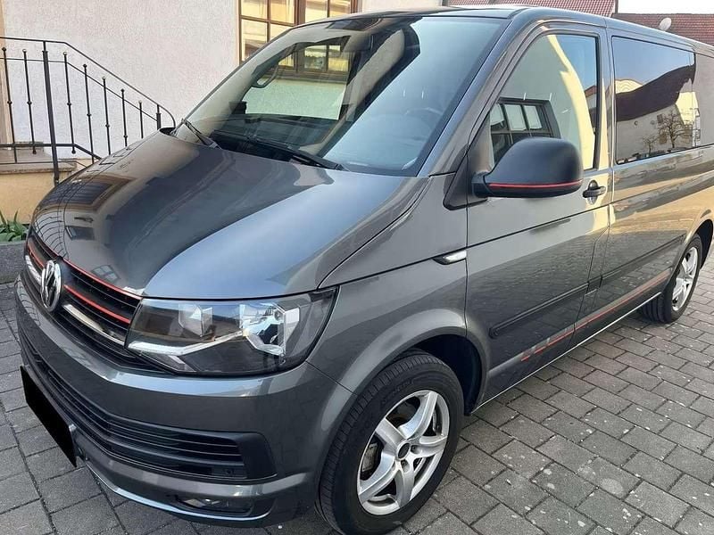 Usado VW T6 Comfortline 150 HP (110 kW) 2016 Cinzento Van
