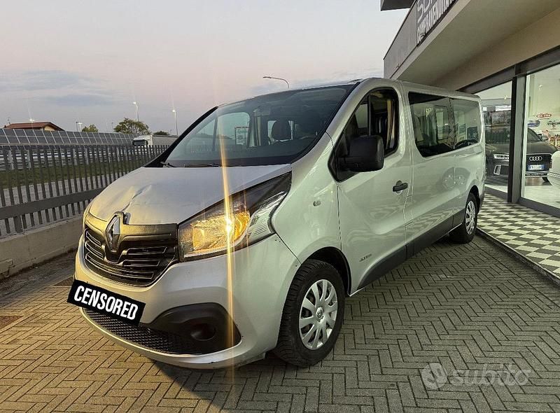 Grigio Usata 2018 Renault Trafic Monovolume | 11.900 € - Immagine 1/4