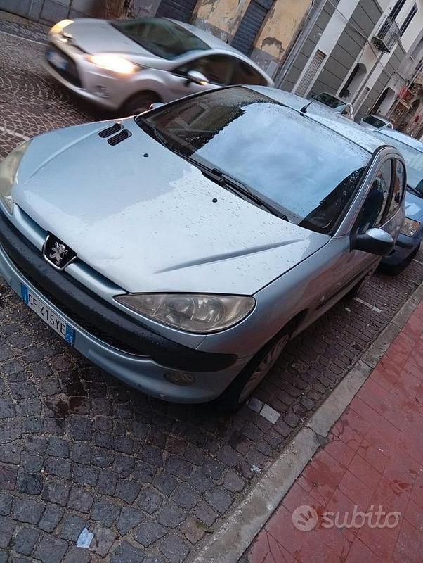 Usata 2004 Peugeot 206 Tre volumi | 1599 € - Immagine 1/4