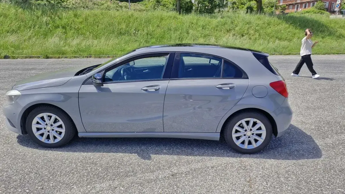 Usata Mercedes 180 Premium 109 CV (80 kW) 2013 Grigio Berlina