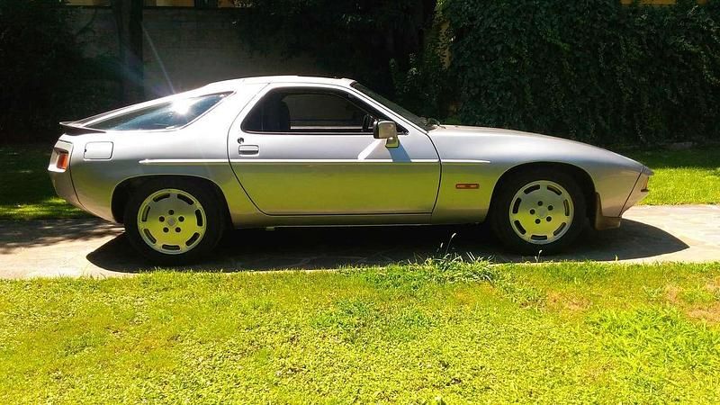 Usata Porsche 928 310 CV (228 kW) 1985 Grigio Coupé
