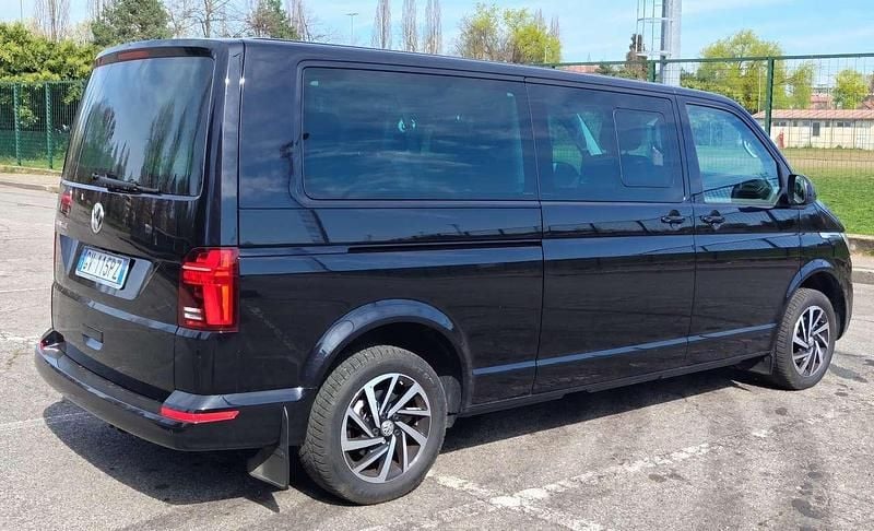 Usata VW Caravelle 150 CV (110 kW) 2024 Nero Furgone