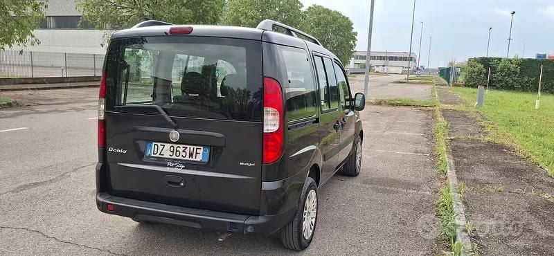 Usata Fiat Doblò 116 CV (85 kW) 2009 Monovolume