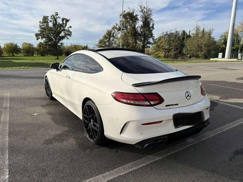 Usata Mercedes C300 AMG 245 CV (180 kW) 2018 Bianco Coupé