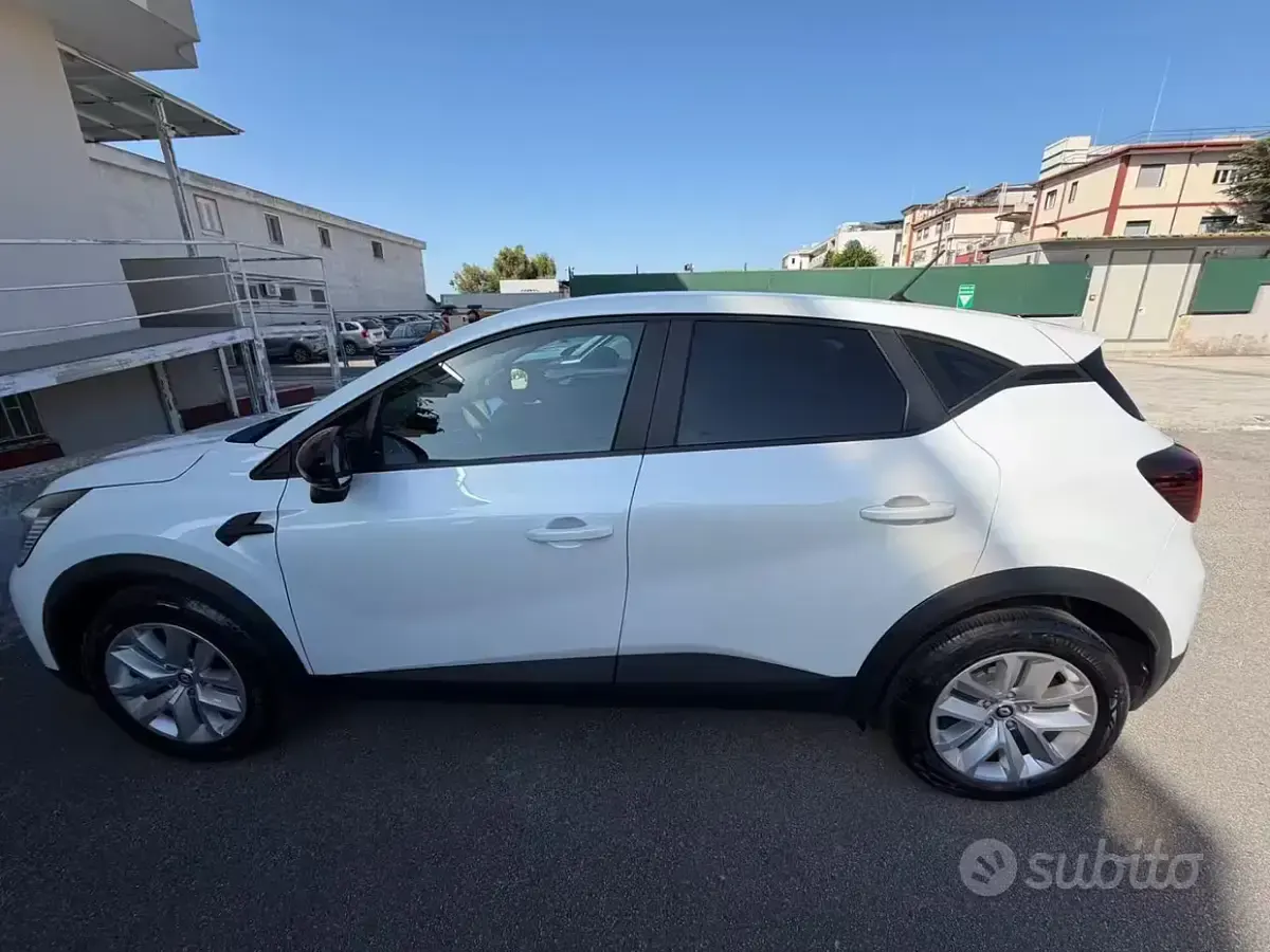 Usata Renault Captur 101 CV (74 kW) 2023 Bianco SUV