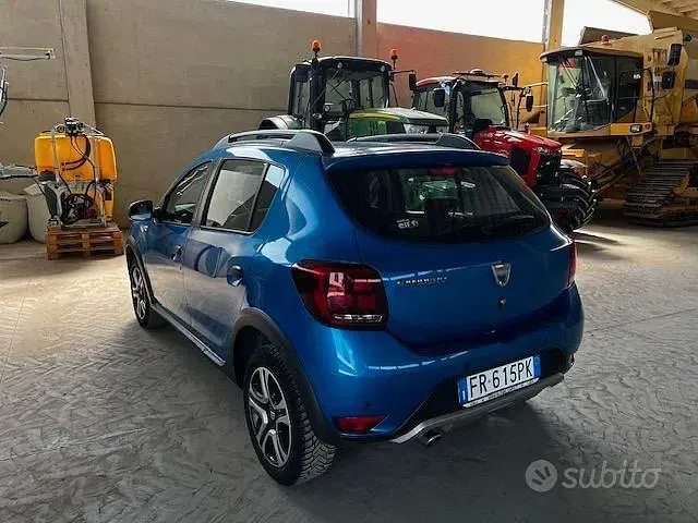 Usata Dacia Sandero Stepway 90 CV (66 kW) 2018 Bluazzurro Berlina