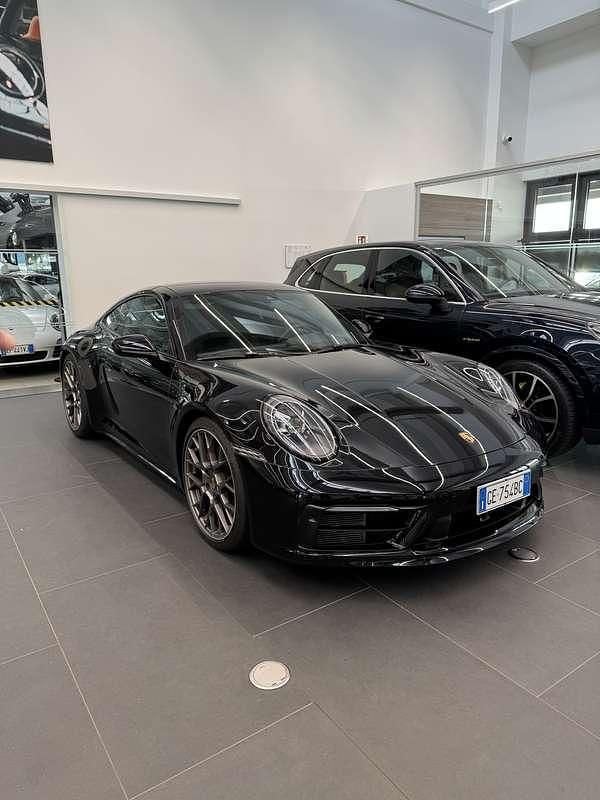 Usata Porsche 992 450 CV (330 kW) 2020 Nero Coupé