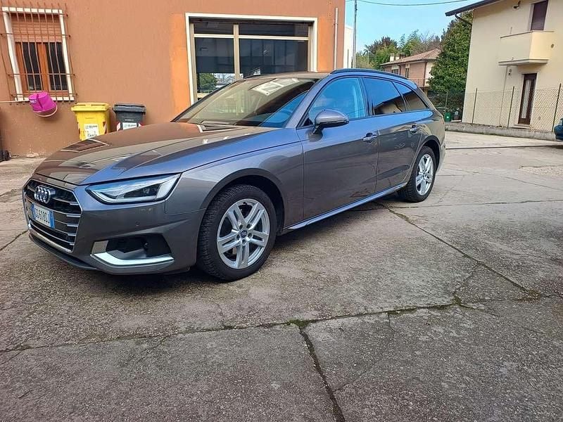 Usata Audi A4 Business 136 CV (100 kW) 2020 Grigio Station wagon