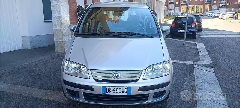 Usata Fiat Idea 80 CV (58 kW) 2007 Grigio Monovolume