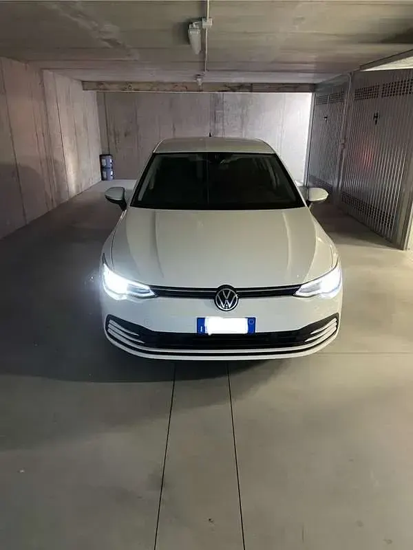 Usata VW Golf VIII Life 150 CV (110 kW) 2020 Bianco Berlina