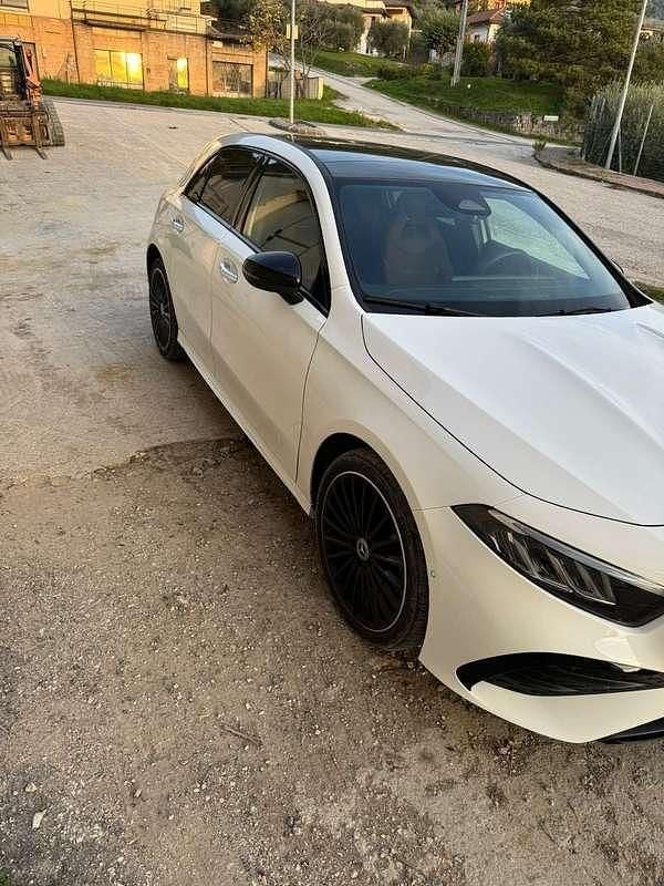 Bianco Usata 2023 Mercedes A250 Tre volumi | 35.000 € (Molto cara) - Immagine 1/4