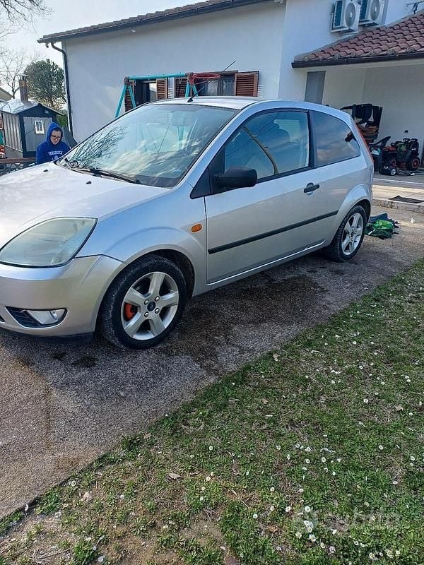 Usata Ford Fiesta 2004 Utilitaria