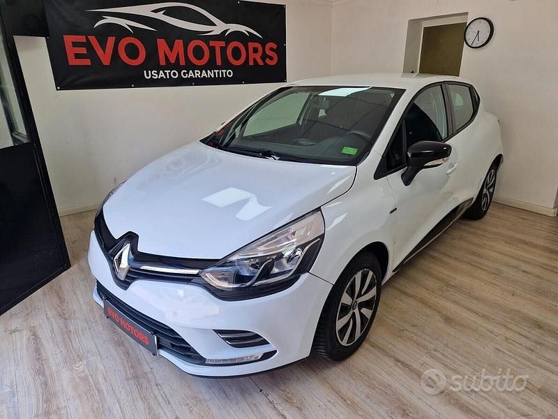 Käytetty Renault Clio IV 76 HP (55 kW) 2018 Valkoinen Sedan