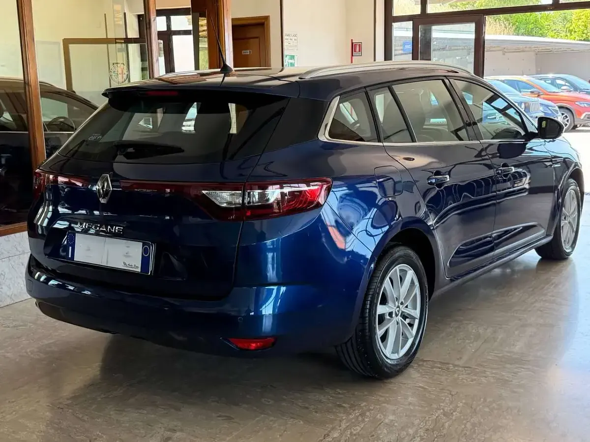 Usata Renault Mégane GrandTour Business 116 CV (85 kW) 2018 Grigio titanio Station wagon