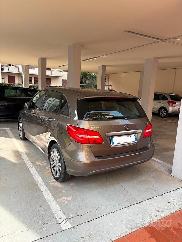 Usata Mercedes B180 2012 Monovolume