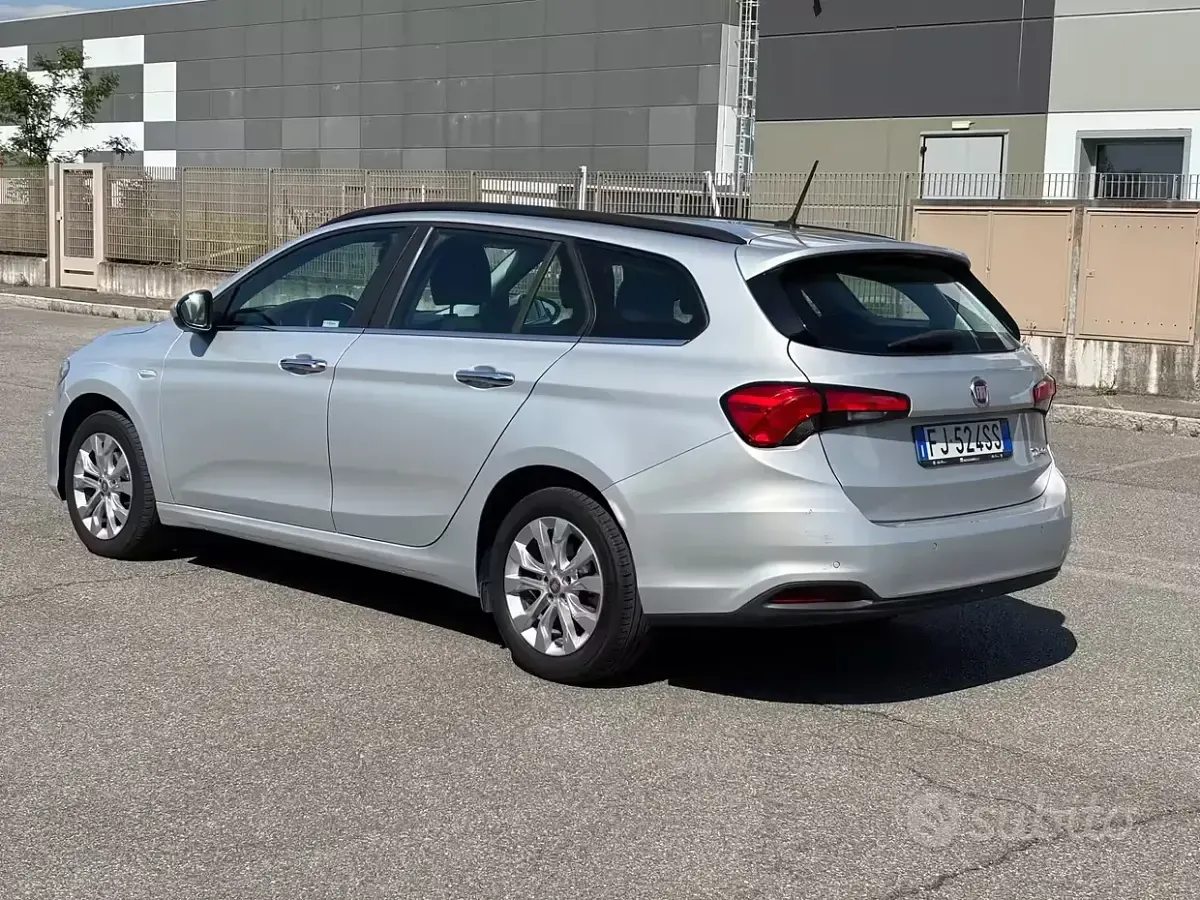 Usata Fiat Tipo Business 120 CV (88 kW) 2017 Grigio Station wagon