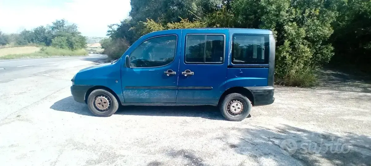 Usata Fiat Doblò 65 CV (47 kW) 2002 Blu Monovolume