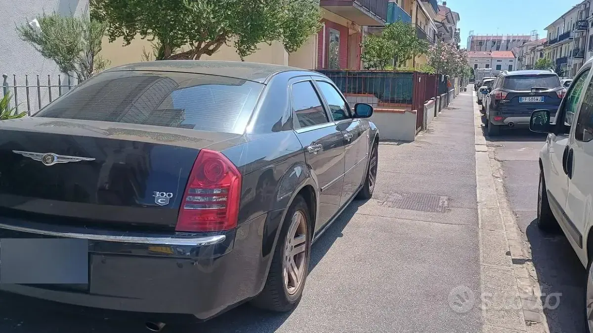 Usata Chrysler 300C 218 CV (160 kW) 2007 Nero Berlina