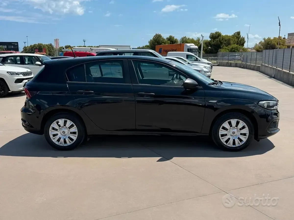 Usata Fiat Tipo Sport 100 CV (73 kW) 2021 Nero Berlina