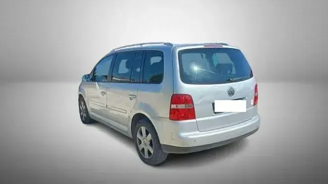 Usata VW Touran 105 CV (77 kW) 2006 Argento Monovolume