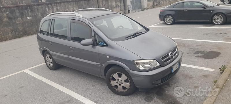 Usata Opel Zafira Elegance 101 CV (74 kW) 2003 Grigio Monovolume