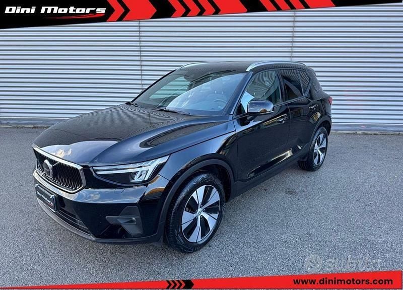 Nero Usata 2022 Volvo XC40 Core SUV | 29.400 € (Molto cara) - Immagine 1/4