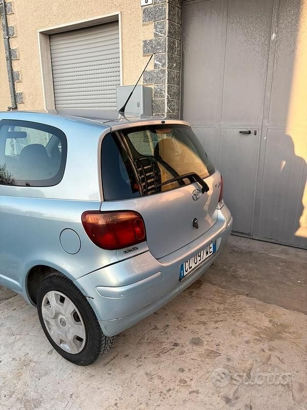 Usata Toyota Yaris 2004