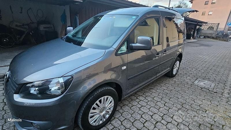 Usata VW Caddy 102 CV (75 kW) 2014 Grigio Monovolume