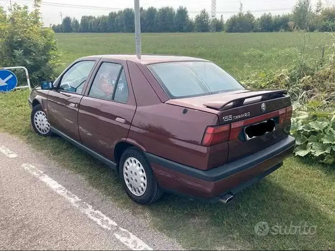 Usata Alfa Romeo 155 141 CV (103 kW) 1992 Rosso Berlina