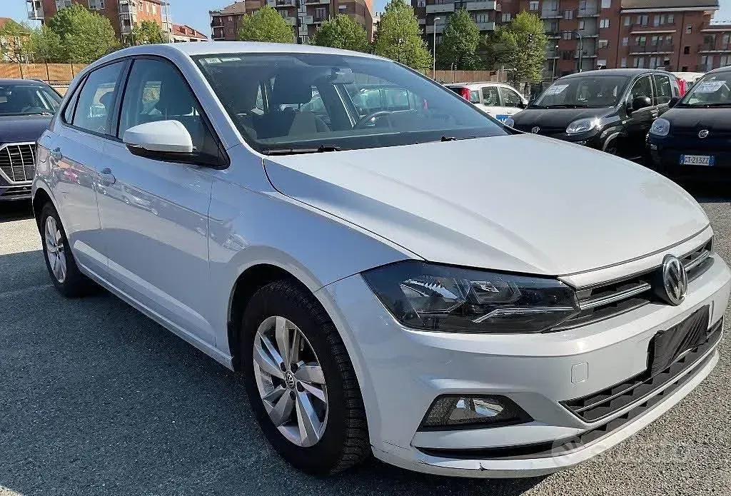 Usata VW Polo Trendline 80 CV (58 kW) 2019 Grigio Utilitaria